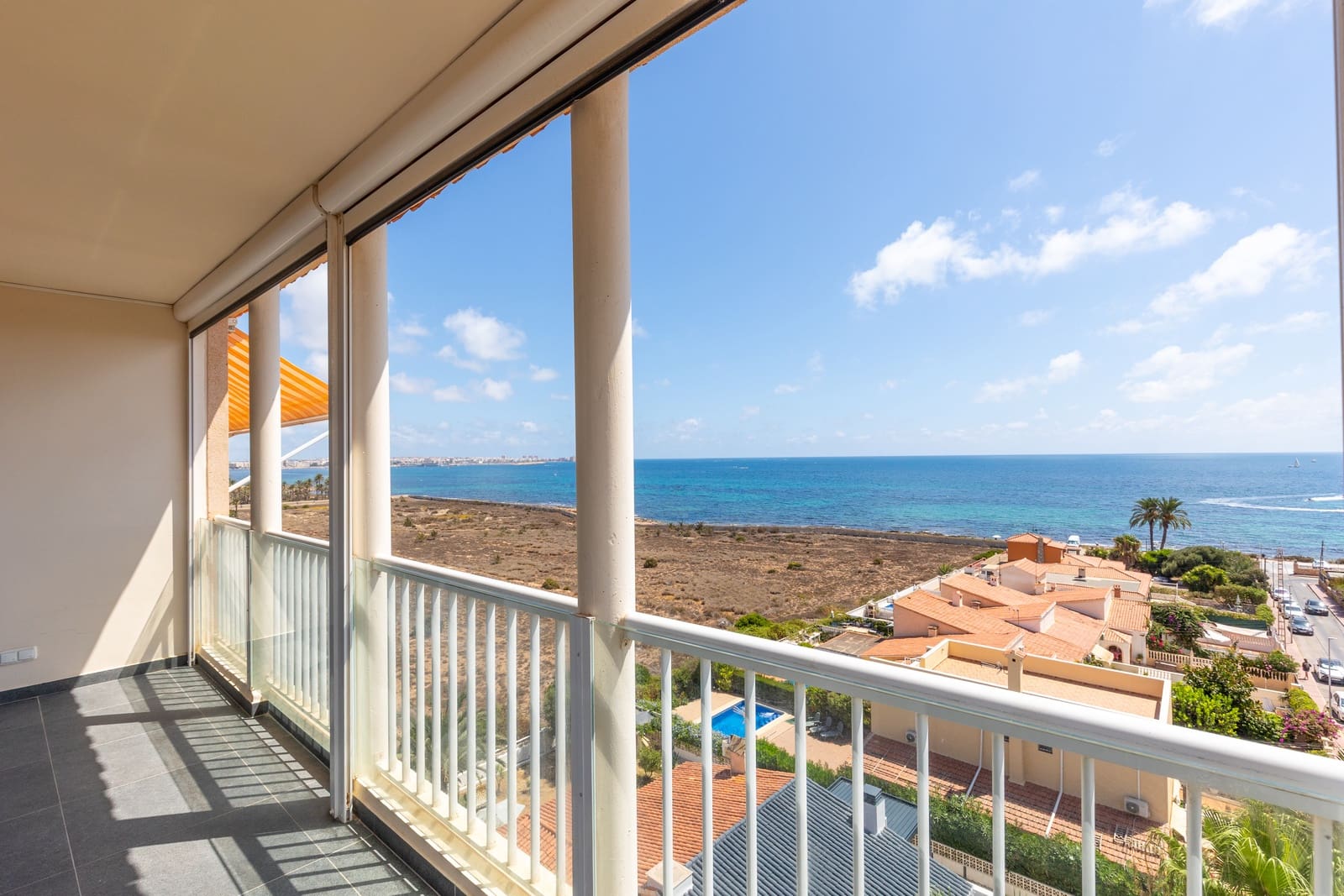 1 bedroom Apartment for sale in Torrevieja with garage - € 245,000 (Ref: 10017254)