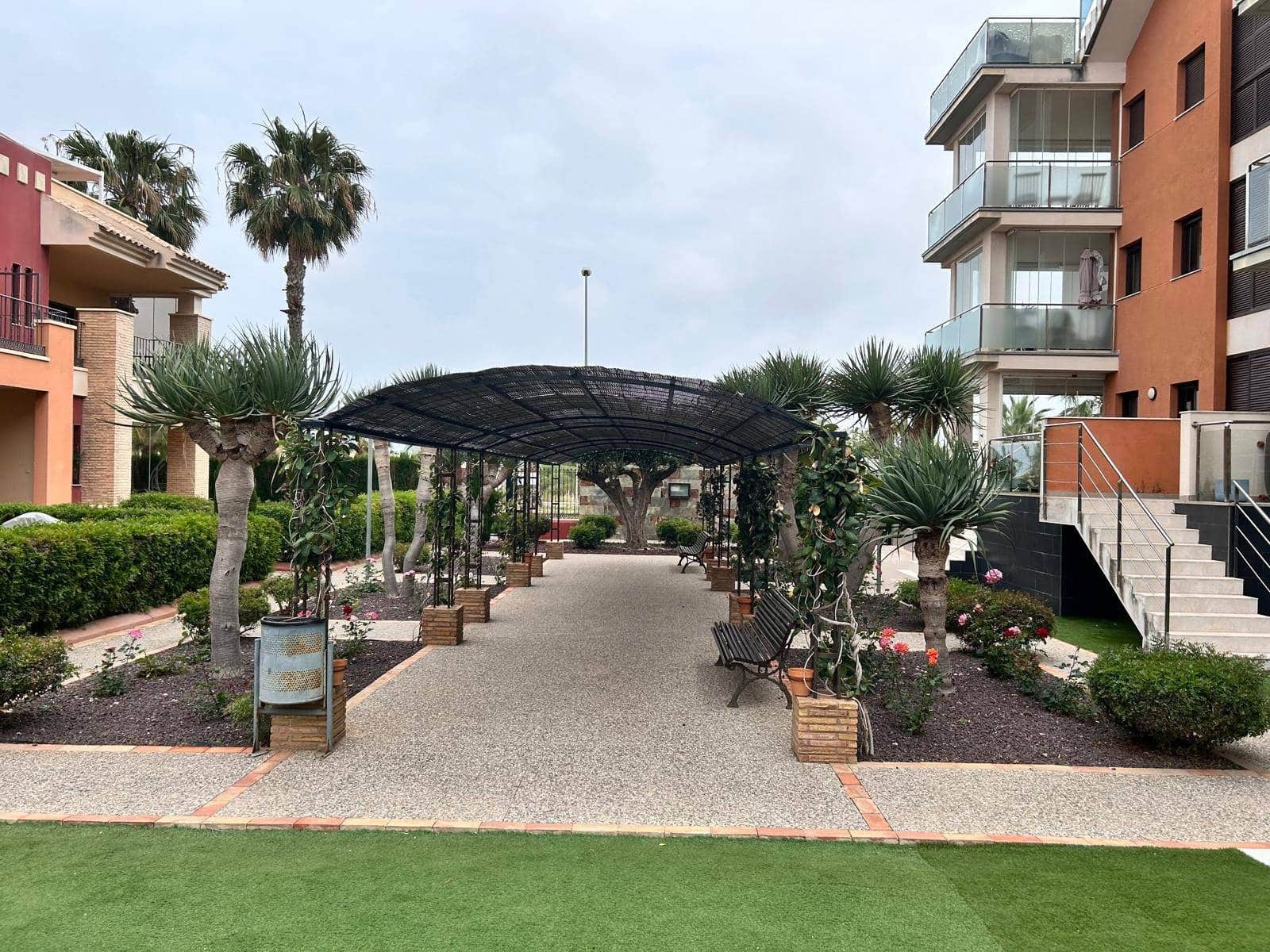 2 soveværelse Lejlighed til salg i Orihuela Costa med swimmingpool garage - € 220.000 (Ref: 10017261)