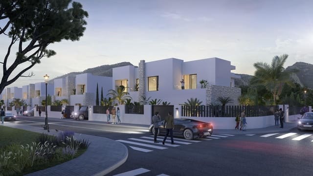 Chalet de 4 habitaciones en Pinos de Alhaurin, Alhaurín de la Torre en venta con piscina - 835.250 € (Ref: 10018332)