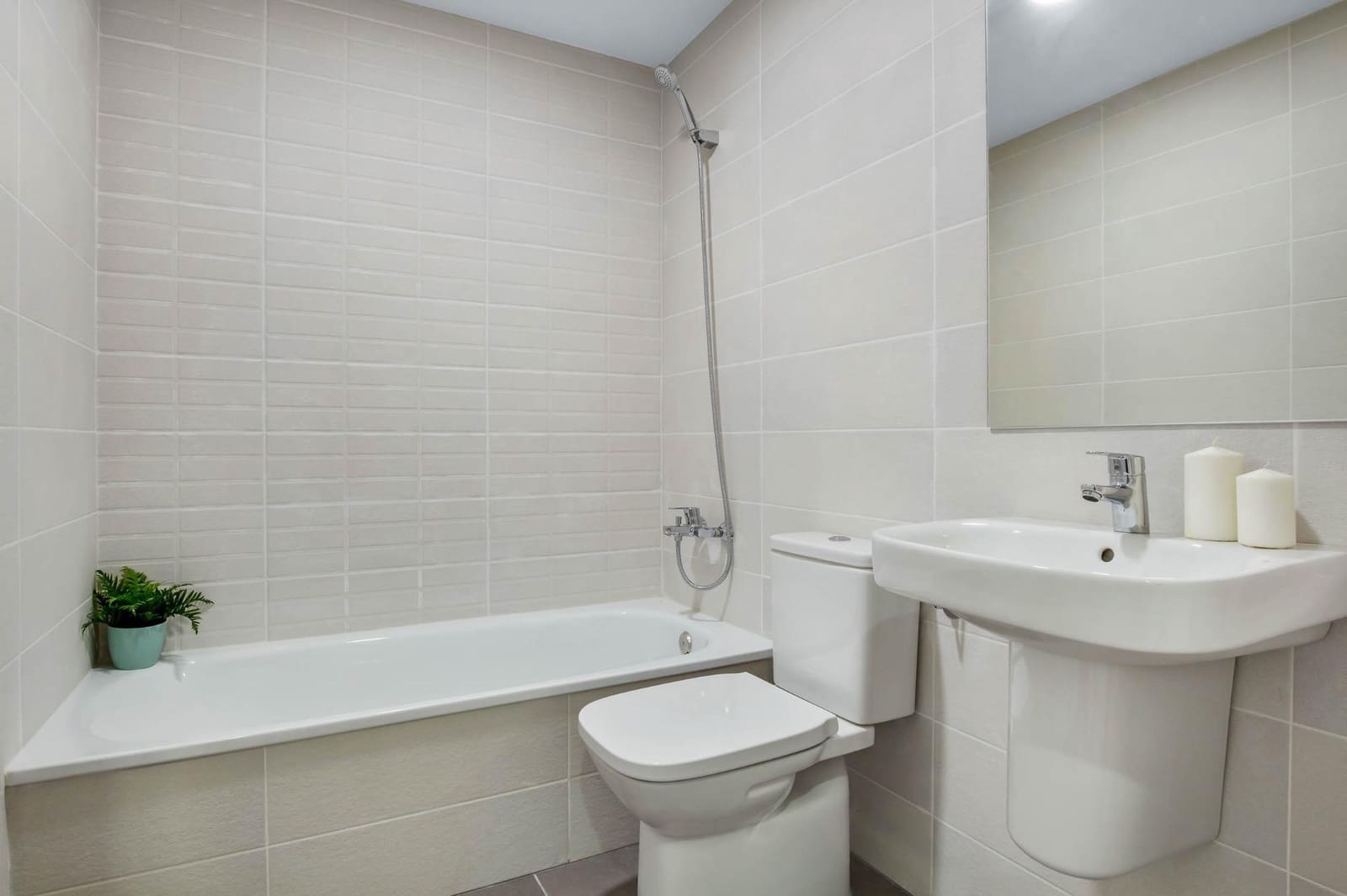 2 slaapkamer Penthouse te koop in Las Lagunas de Mijas met zwembad garage - € 395.000 (Ref: 10018336)