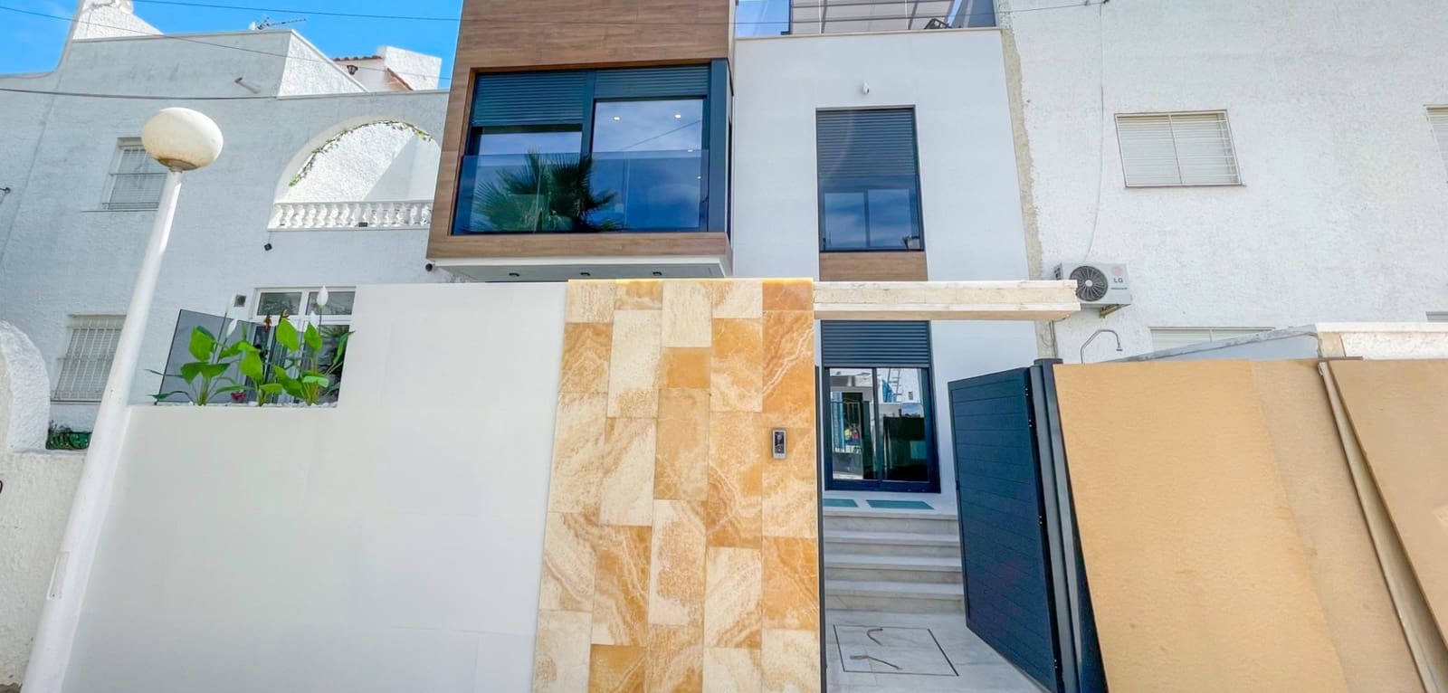 3 camera da letto Casa in vendita in Torrevieja con piscina - 539.000 € (Rif: 10018342)
