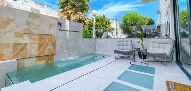 3 camera da letto Casa in vendita in Nueva Torrevieja, Torrevieja con piscina - 539.000 € (Rif: 10018342)