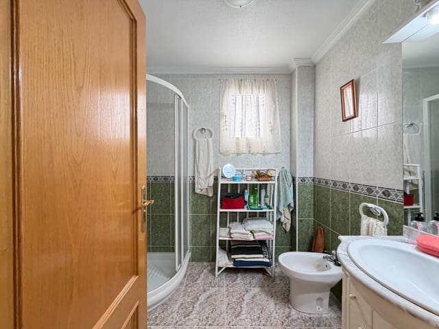 2 soveværelse Lejlighed til salg i Avenida Habaneras - Curva de Palangre, Torrevieja - € 157.500 (Ref: 10018343)