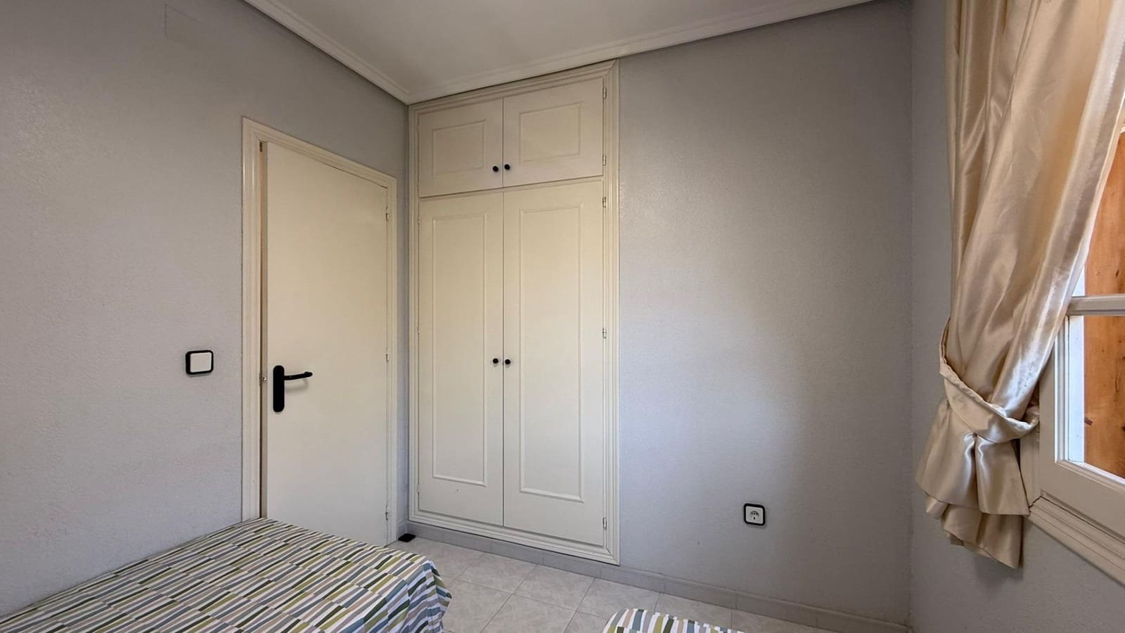 2 soveværelse Bungalow til salg i Torrevieja med swimmingpool - € 153.900 (Ref: 10018344)