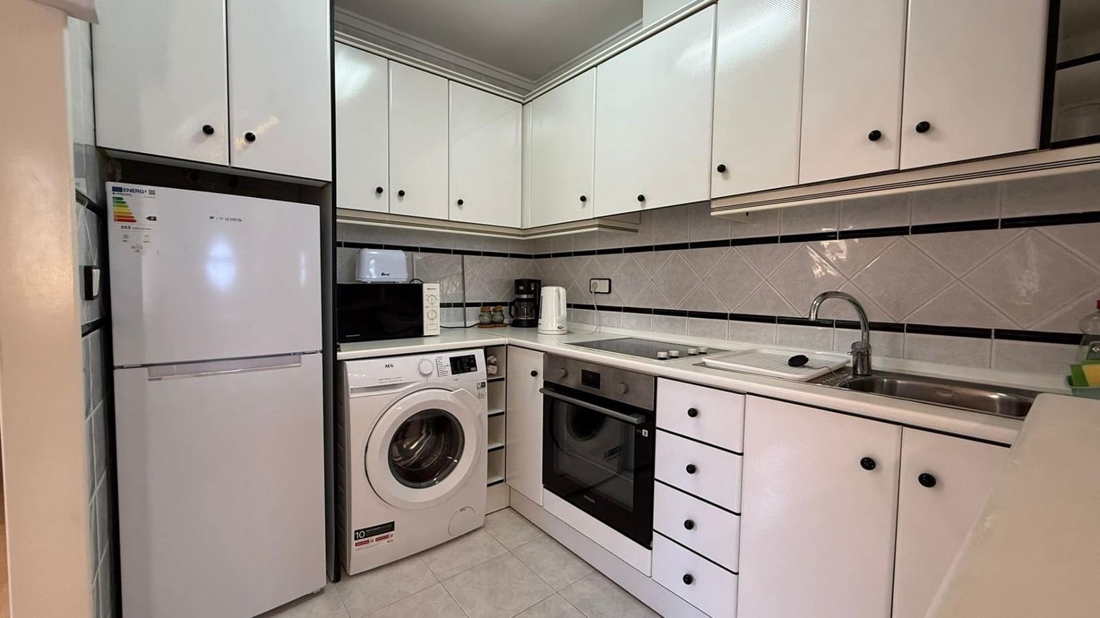 2 soveværelse Bungalow til salg i Torrevieja med swimmingpool - € 153.900 (Ref: 10018344)
