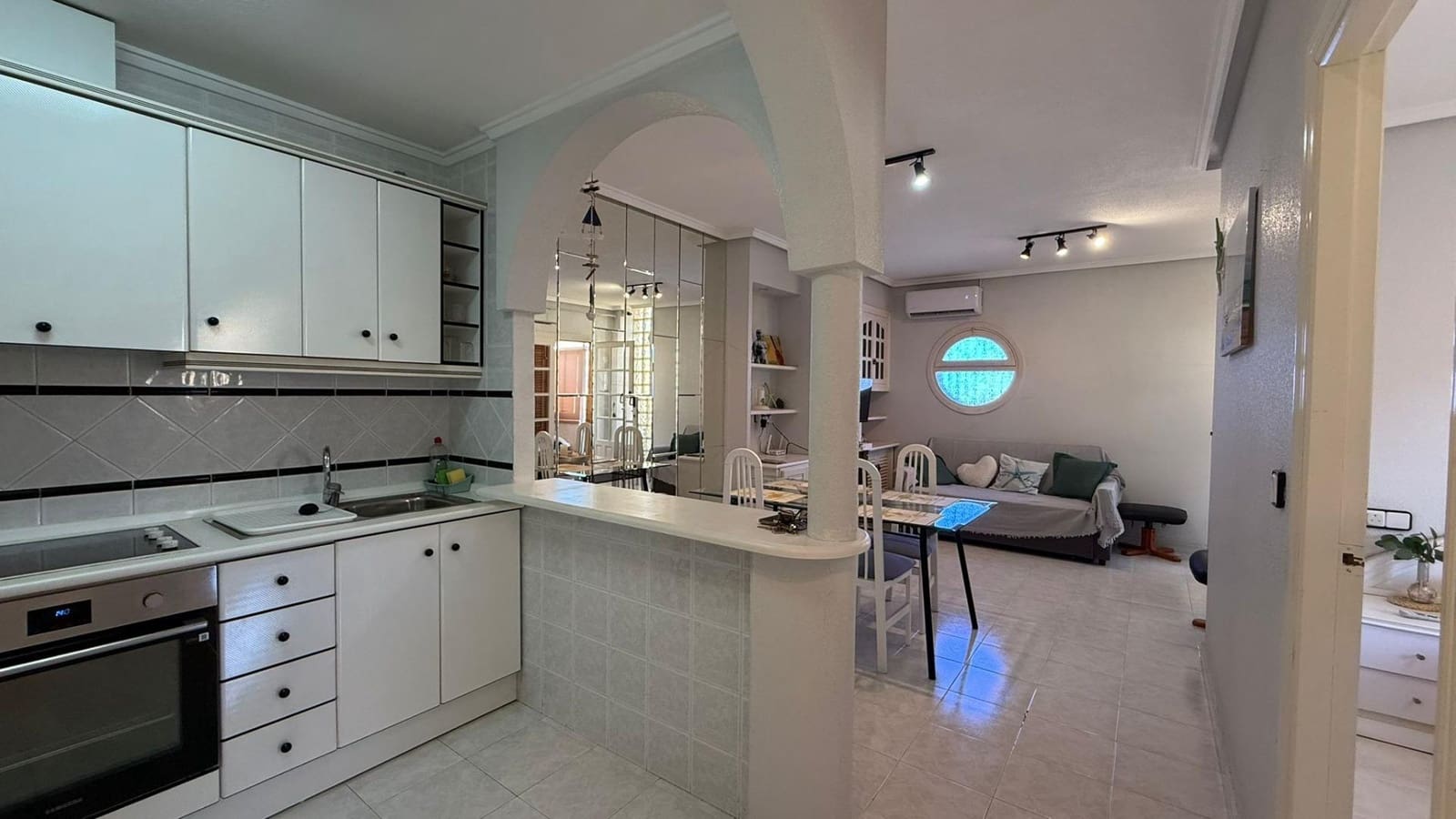 2 soveværelse Bungalow til salg i Torrevieja med swimmingpool - € 153.900 (Ref: 10018344)
