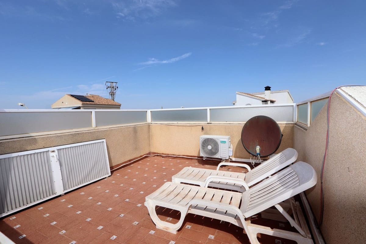 Chalet de 3 habitaciones en Villamartin en venta con piscina garaje - 349.990 € (Ref: 10020413)