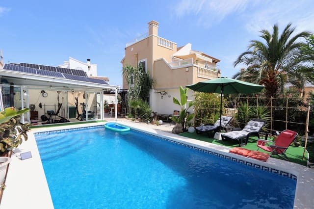 Chalet de 3 habitaciones en Villamartin, Orihuela en venta con piscina garaje - 349.990 € (Ref: 10020413)