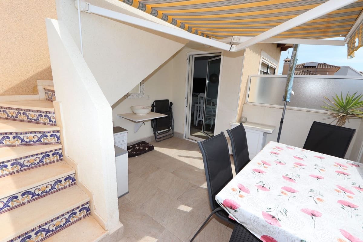 Chalet de 3 habitaciones en Villamartin en venta con piscina garaje - 349.990 € (Ref: 10020413)