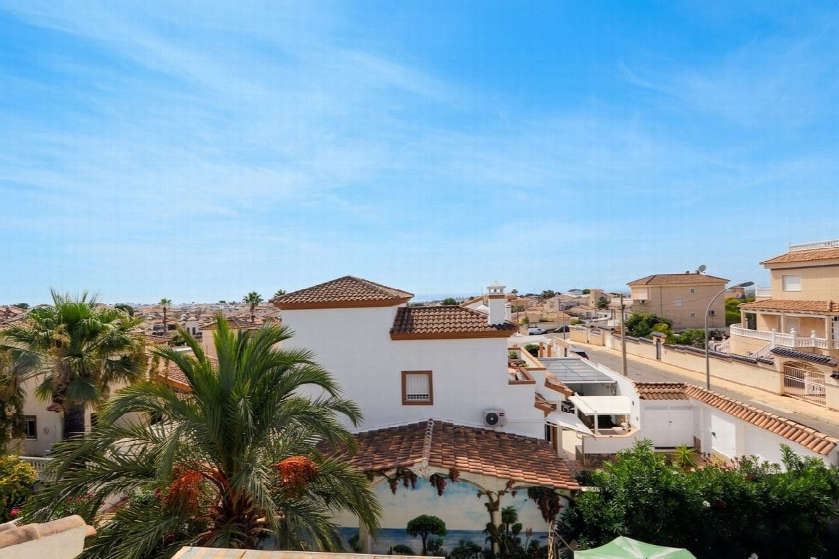 3 bedroom Villa for sale in Orihuela with pool garage - € 349,990 (Ref: 10020413)