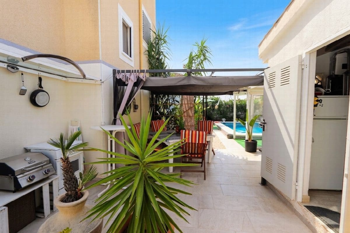 3 bedroom Villa for sale in Orihuela with pool garage - € 349,990 (Ref: 10020413)