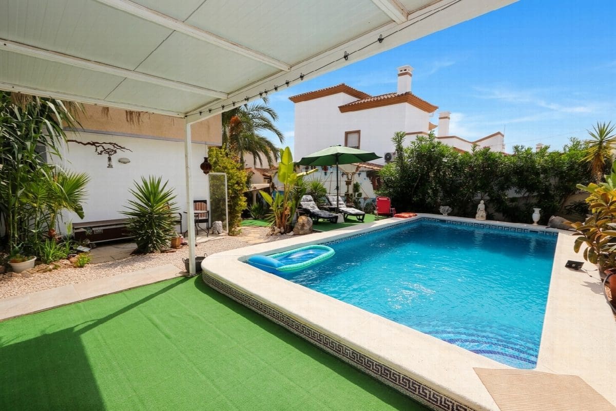 3 bedroom Villa for sale in Orihuela with pool garage - € 349,990 (Ref: 10020413)