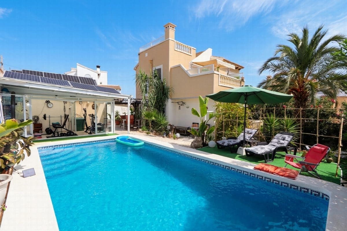 3 bedroom Villa for sale in Alicante / Alacant city with pool garage - € 349,990 (Ref: 10020414)