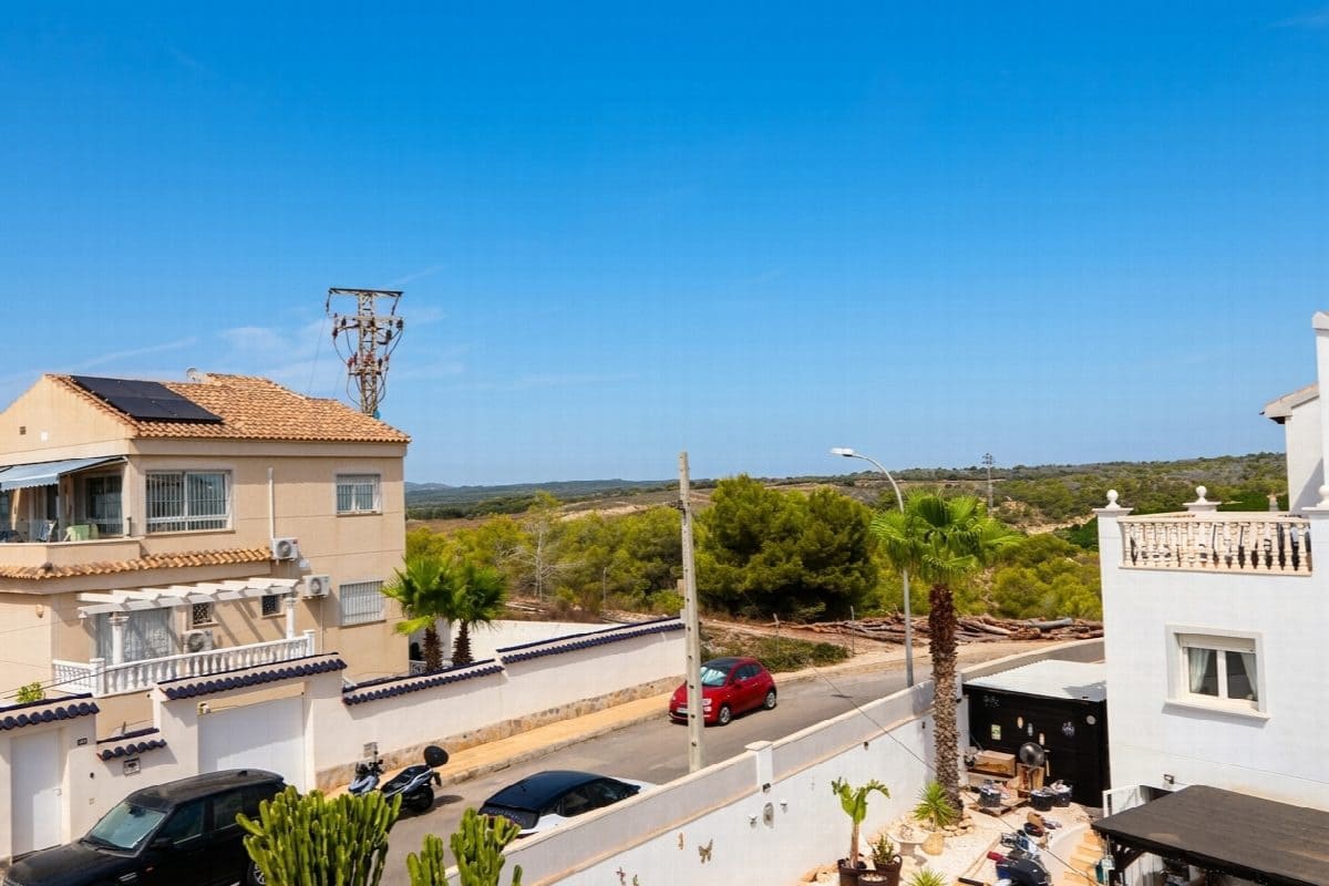 3 bedroom Villa for sale in Alicante / Alacant city with pool garage - € 349,990 (Ref: 10020414)