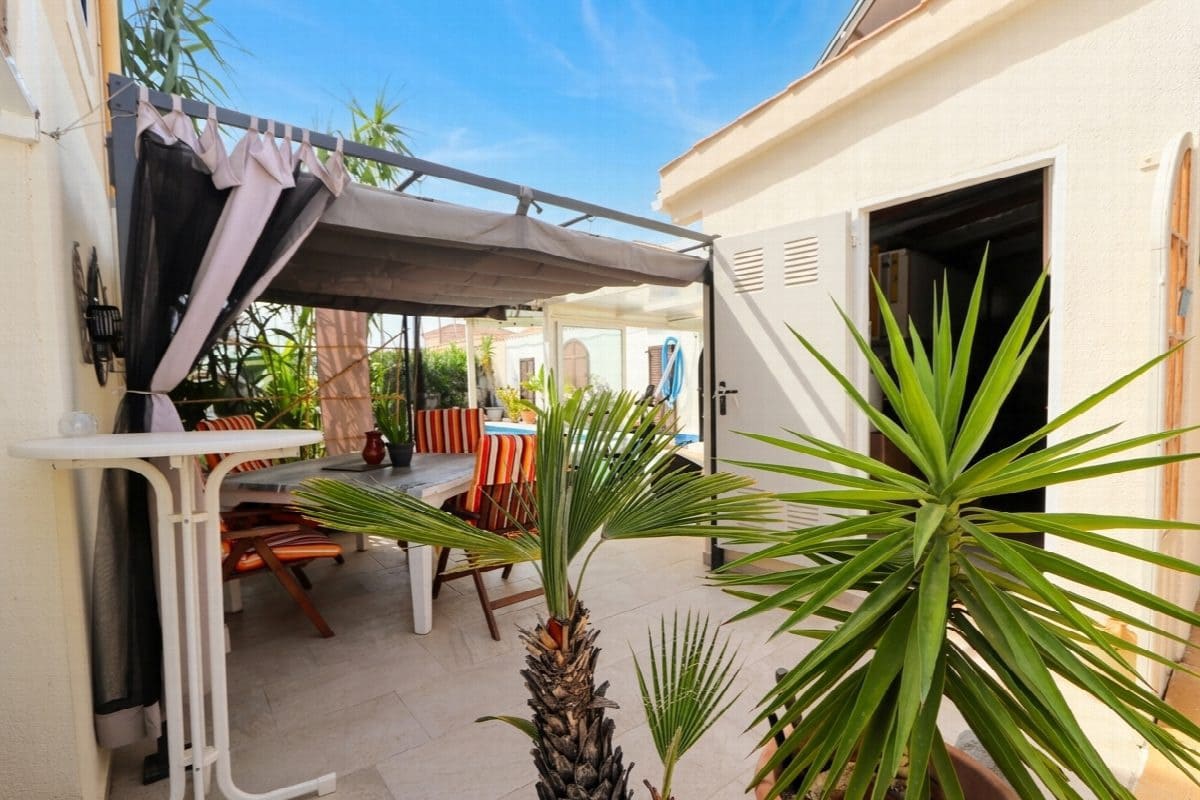 3 bedroom Villa for sale in Alicante / Alacant city with pool garage - € 349,990 (Ref: 10020414)