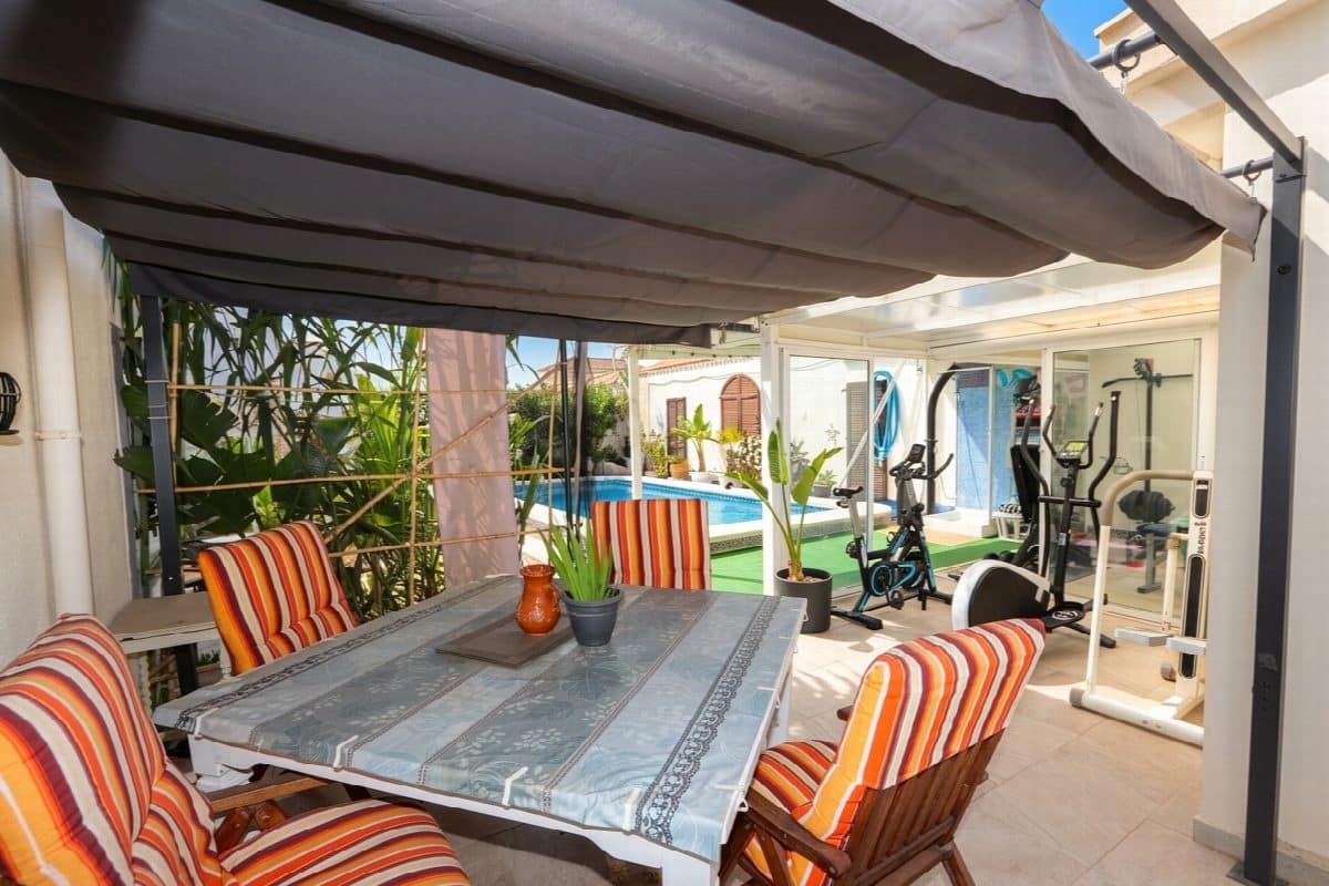 3 bedroom Villa for sale in Alicante / Alacant city with pool garage - € 349,990 (Ref: 10020414)