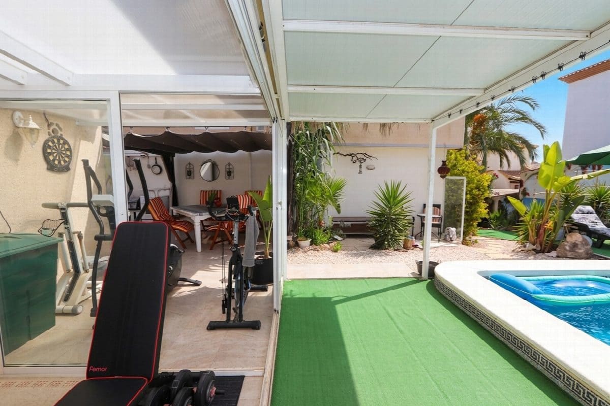 3 bedroom Villa for sale in Alicante / Alacant city with pool garage - € 349,990 (Ref: 10020414)