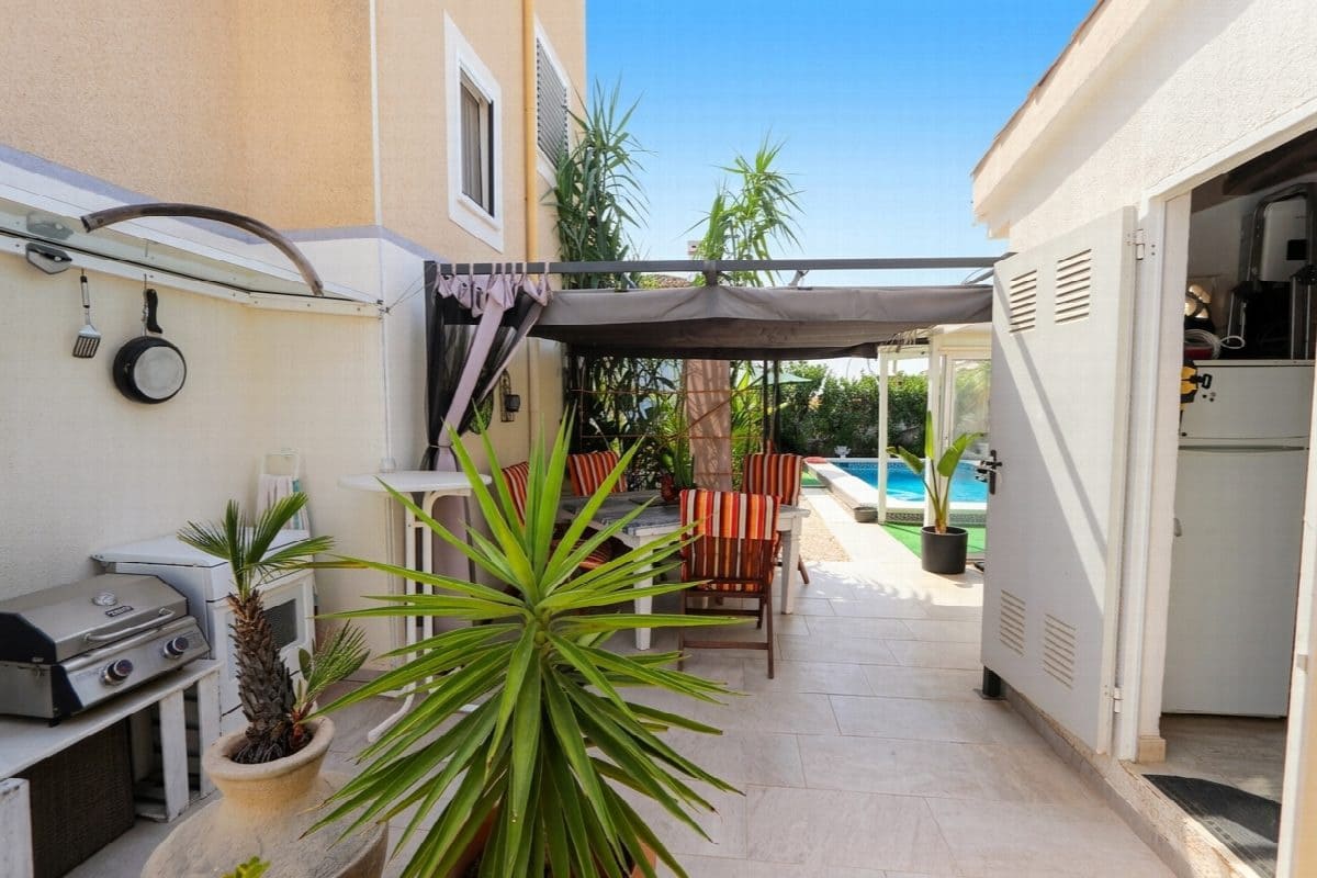 3 bedroom Villa for sale in Alicante / Alacant city with pool garage - € 349,990 (Ref: 10020414)