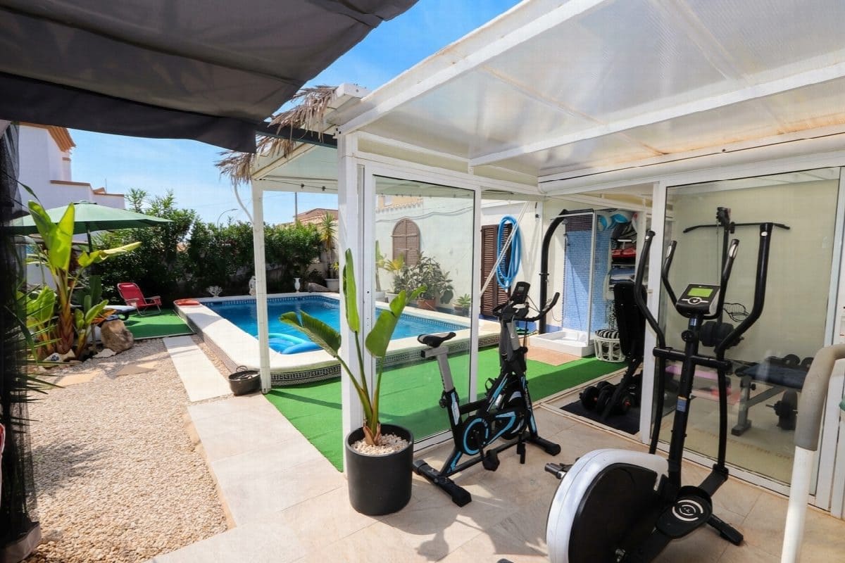 3 bedroom Villa for sale in Alicante / Alacant city with pool garage - € 349,990 (Ref: 10020414)