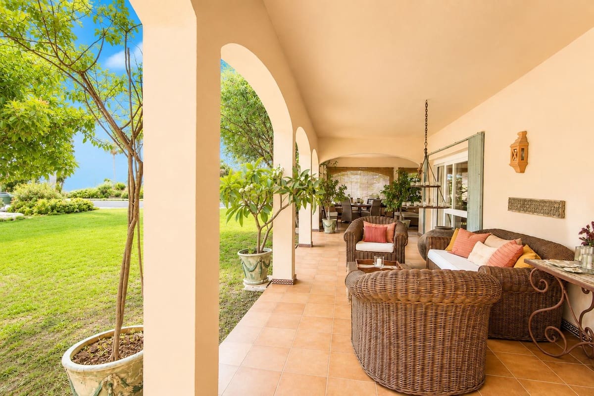 4 Zimmer Villa zu verkaufen in La Quinta mit Pool - 3.650.000 € (Ref: 10022172)