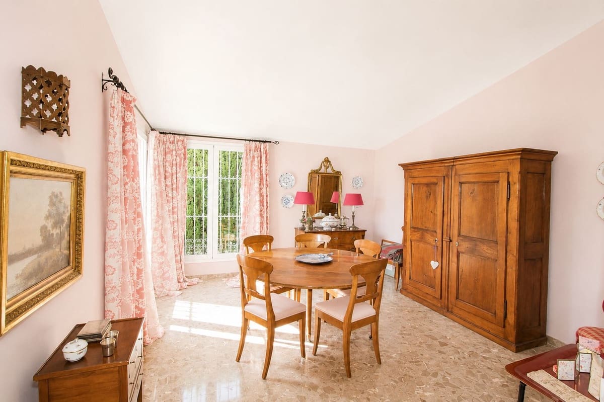4 Zimmer Villa zu verkaufen in La Quinta mit Pool - 3.650.000 € (Ref: 10022172)