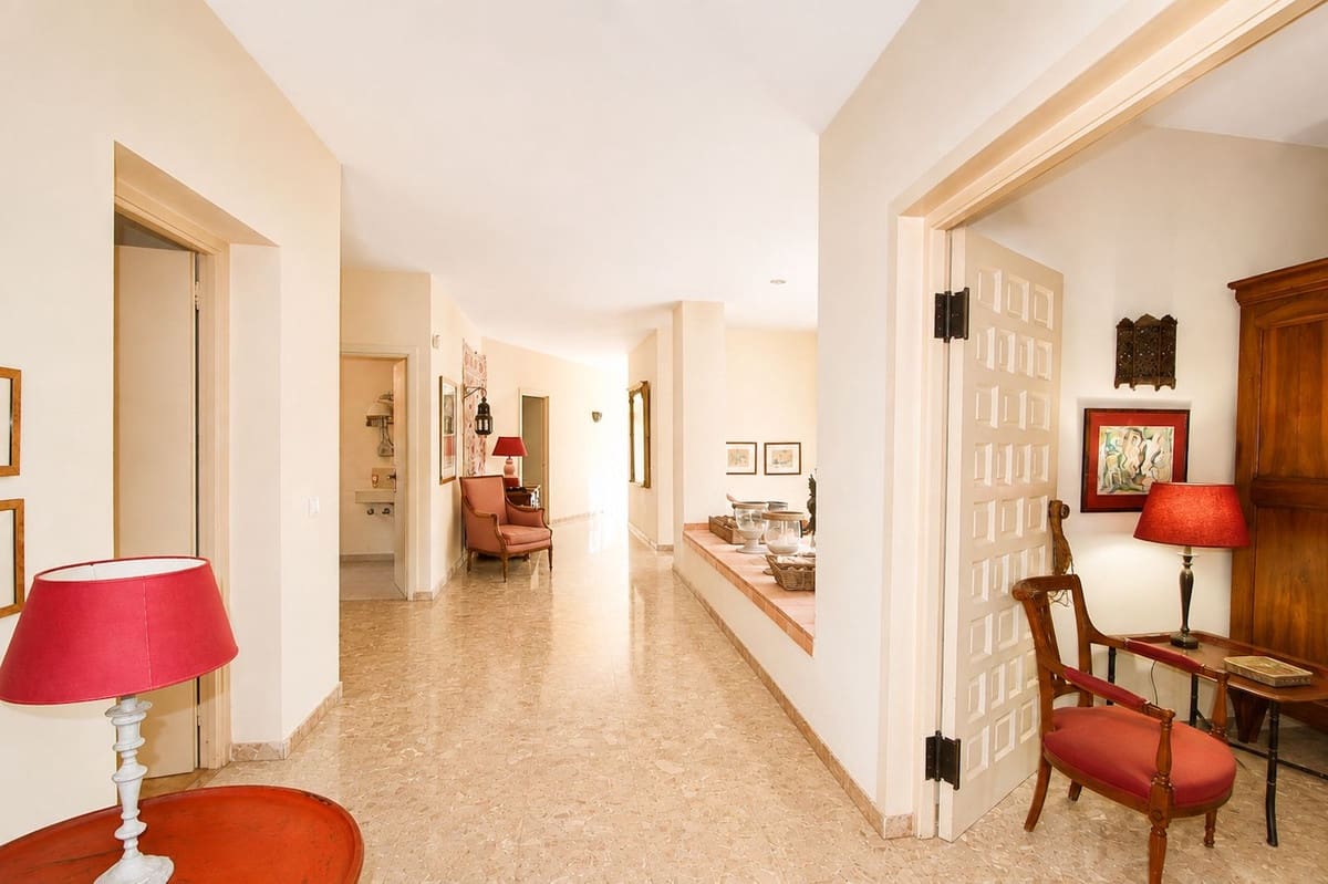 4 Zimmer Villa zu verkaufen in La Quinta mit Pool - 3.650.000 € (Ref: 10022172)