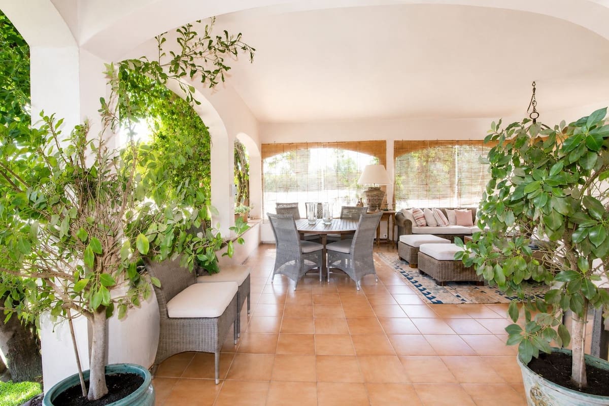 4 Zimmer Villa zu verkaufen in La Quinta mit Pool - 3.650.000 € (Ref: 10022172)
