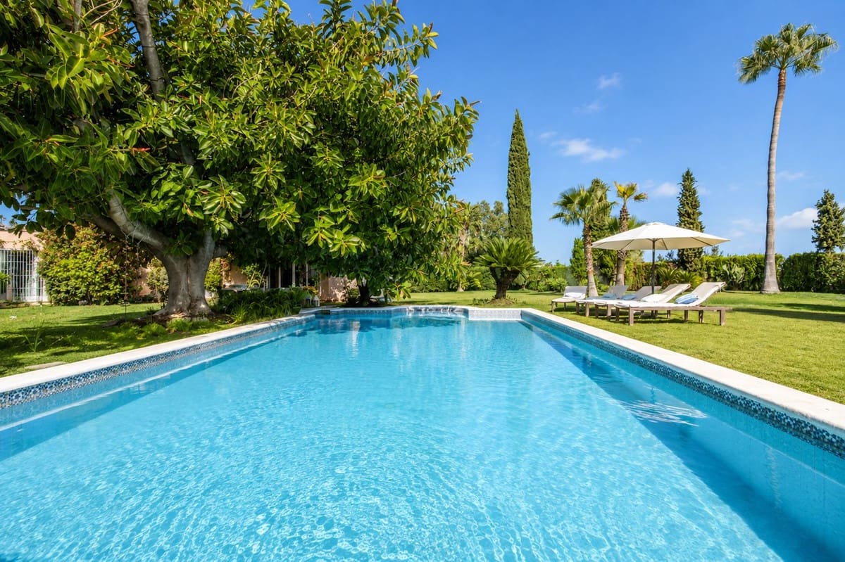 4 Zimmer Villa zu verkaufen in La Quinta mit Pool - 3.650.000 € (Ref: 10022172)