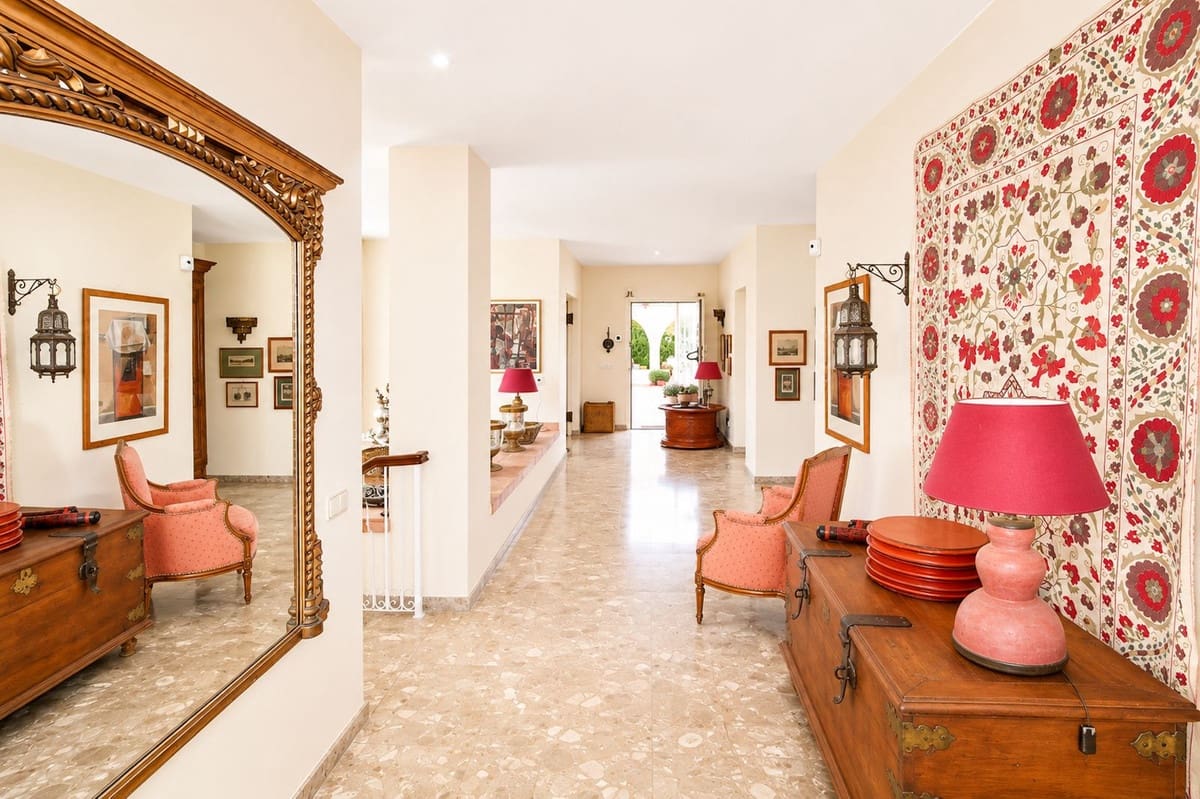 4 Zimmer Villa zu verkaufen in La Quinta mit Pool - 3.650.000 € (Ref: 10022172)