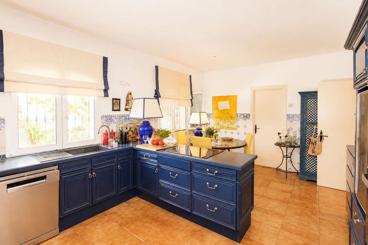 4 Zimmer Villa zu verkaufen in La Quinta mit Pool - 3.650.000 € (Ref: 10022172)