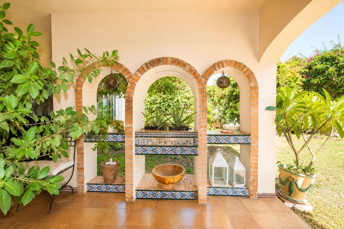 4 Zimmer Villa zu verkaufen in La Quinta mit Pool - 3.650.000 € (Ref: 10022172)