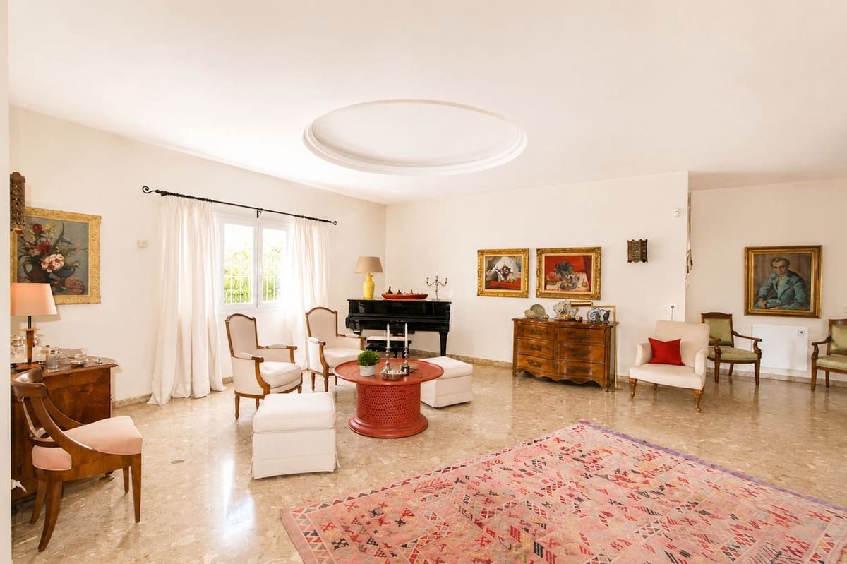 4 Zimmer Villa zu verkaufen in La Quinta mit Pool - 3.650.000 € (Ref: 10022172)