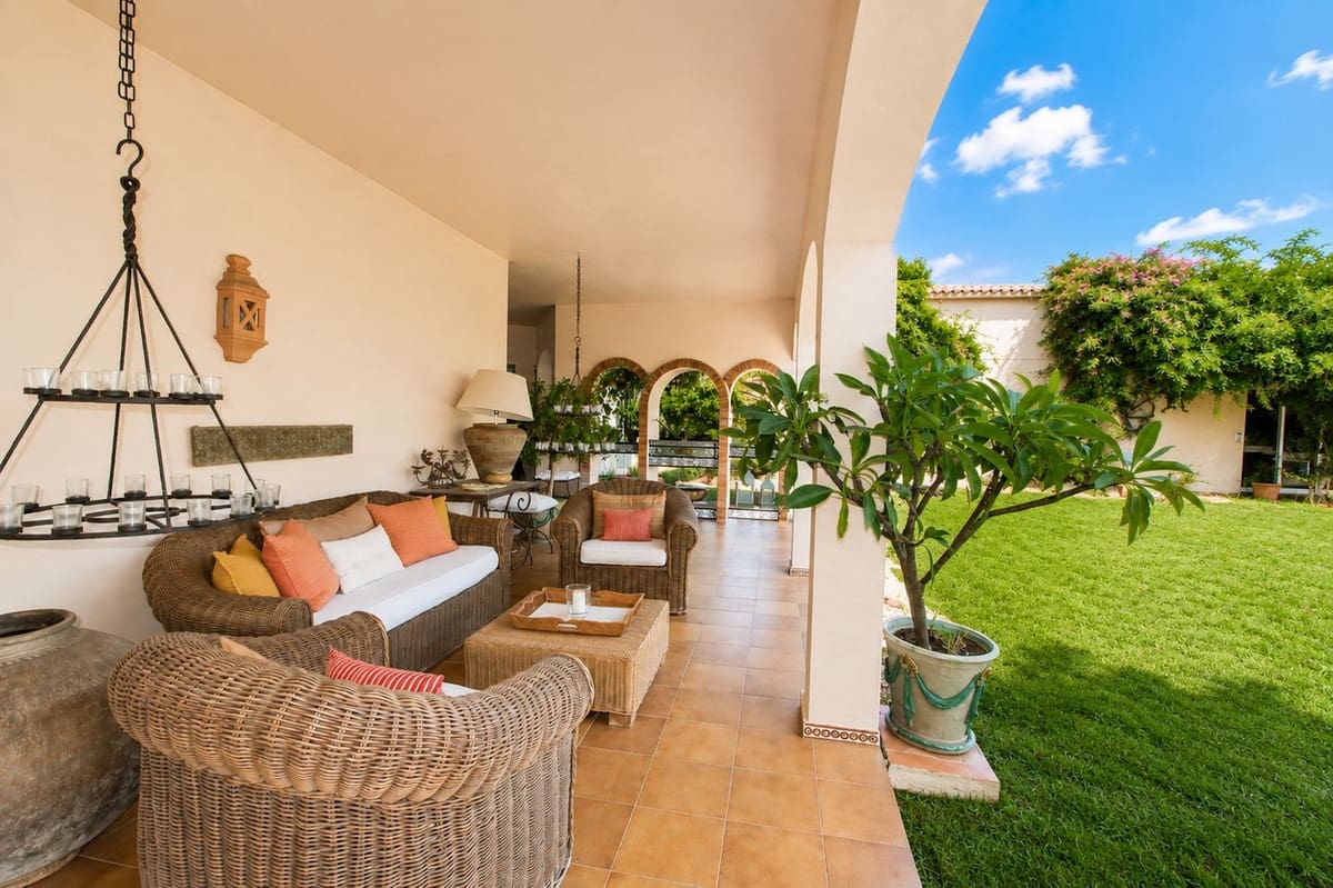 4 Zimmer Villa zu verkaufen in La Quinta mit Pool - 3.650.000 € (Ref: 10022172)