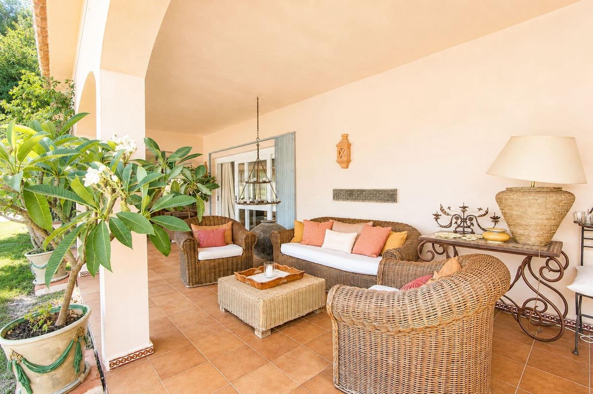 4 Zimmer Villa zu verkaufen in La Quinta mit Pool - 3.650.000 € (Ref: 10022172)