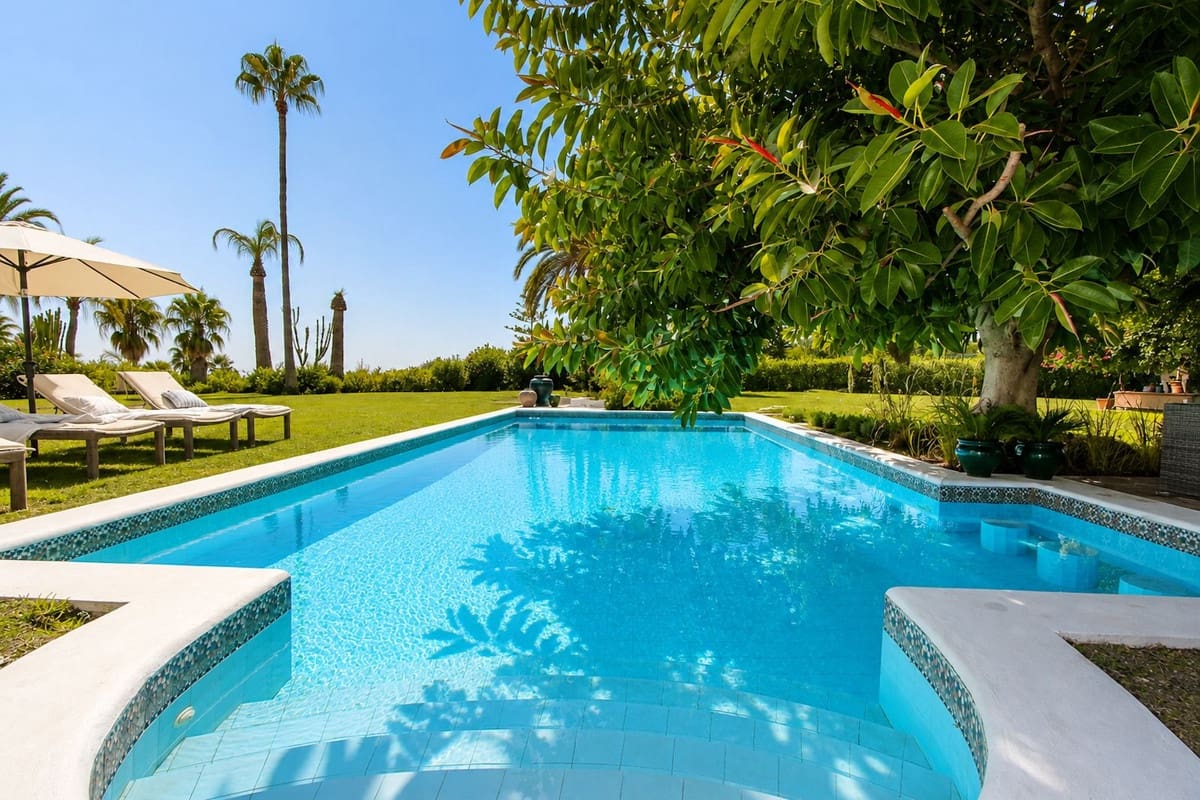 4 Zimmer Villa zu verkaufen in La Quinta mit Pool - 3.650.000 € (Ref: 10022172)