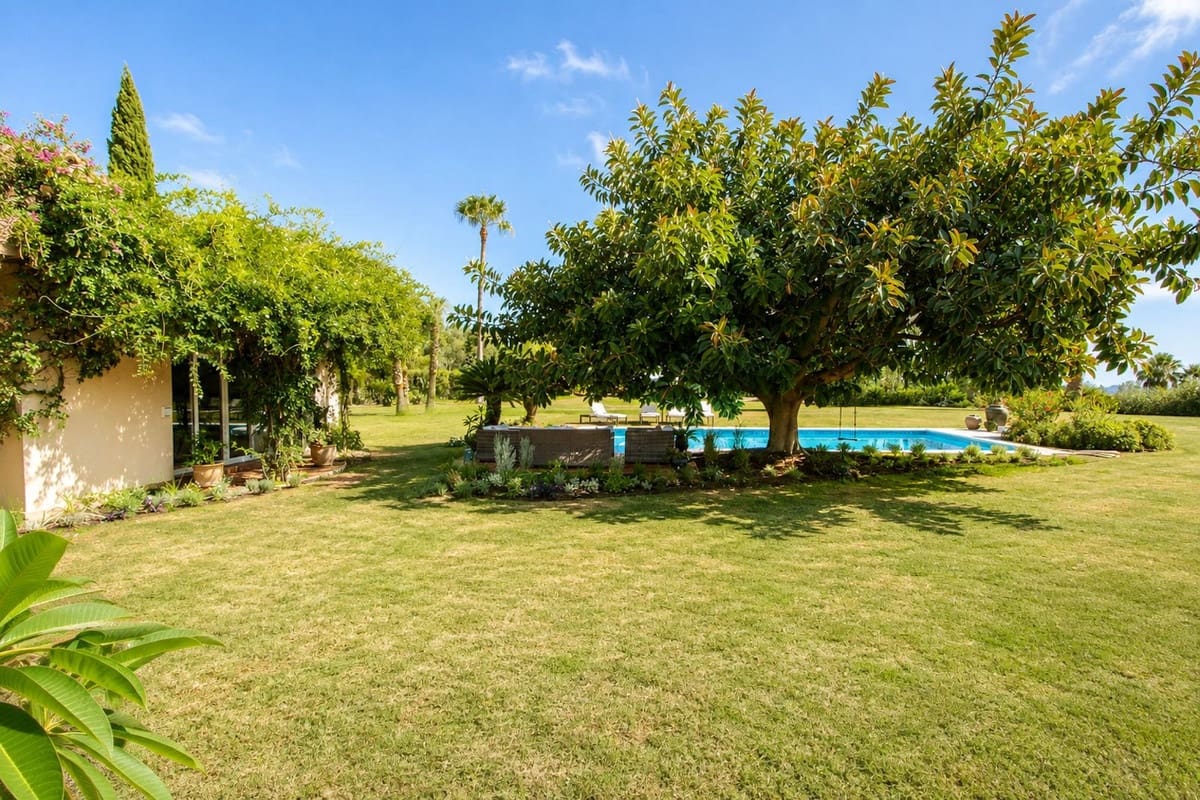 4 Zimmer Villa zu verkaufen in La Quinta mit Pool - 3.650.000 € (Ref: 10022172)