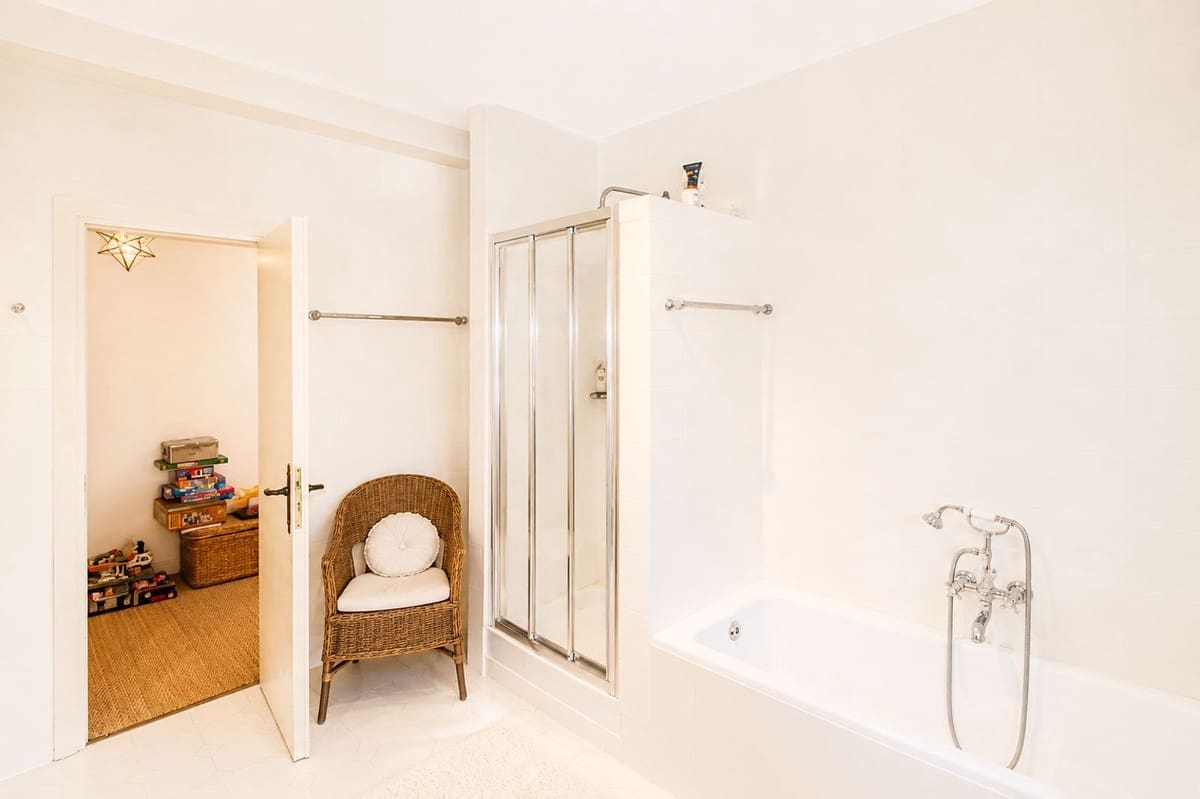 4 Zimmer Villa zu verkaufen in La Quinta mit Pool - 3.650.000 € (Ref: 10022172)