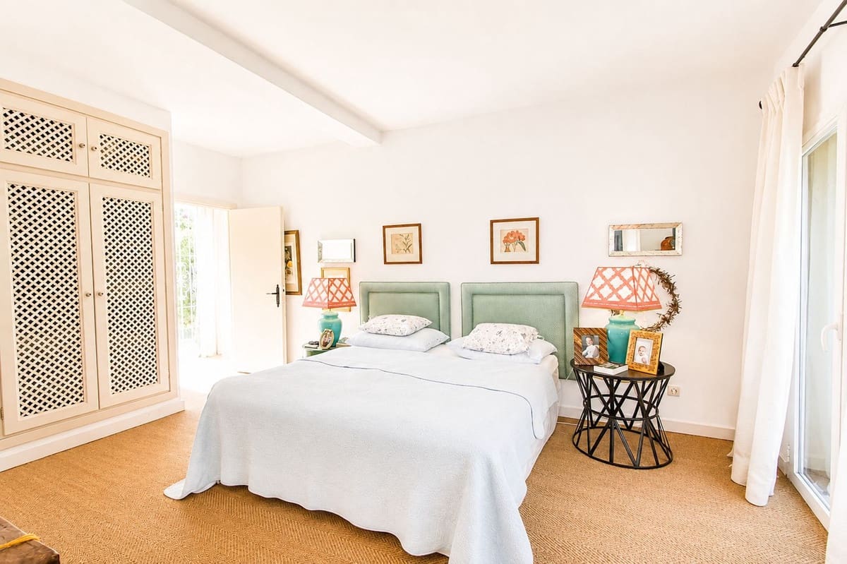 4 Zimmer Villa zu verkaufen in La Quinta mit Pool - 3.650.000 € (Ref: 10022172)