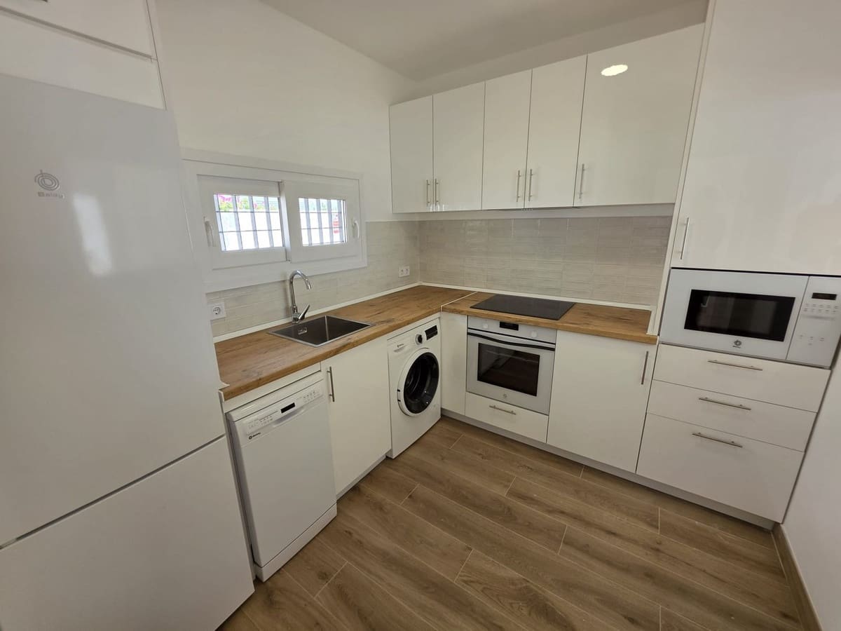 2 bedroom Townhouse for sale in Manilva with pool garage - € 280,000 (Ref: 10022173)