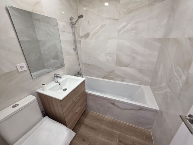 2 chambre Maison de Ville à vendre à Manilva Pueblo, Manilva avec garage - 280 000 € (Ref: 10022173)
