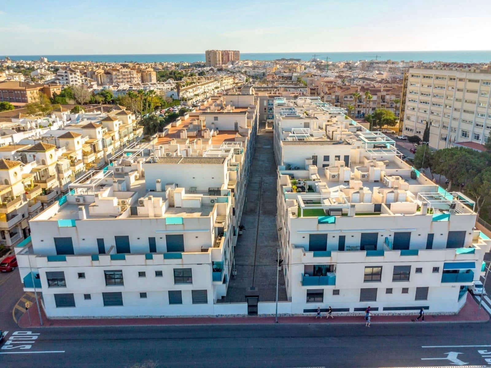 2 soveværelse Lejlighed til salg i Torrevieja med swimmingpool garage - € 177.950 (Ref: 10022176)