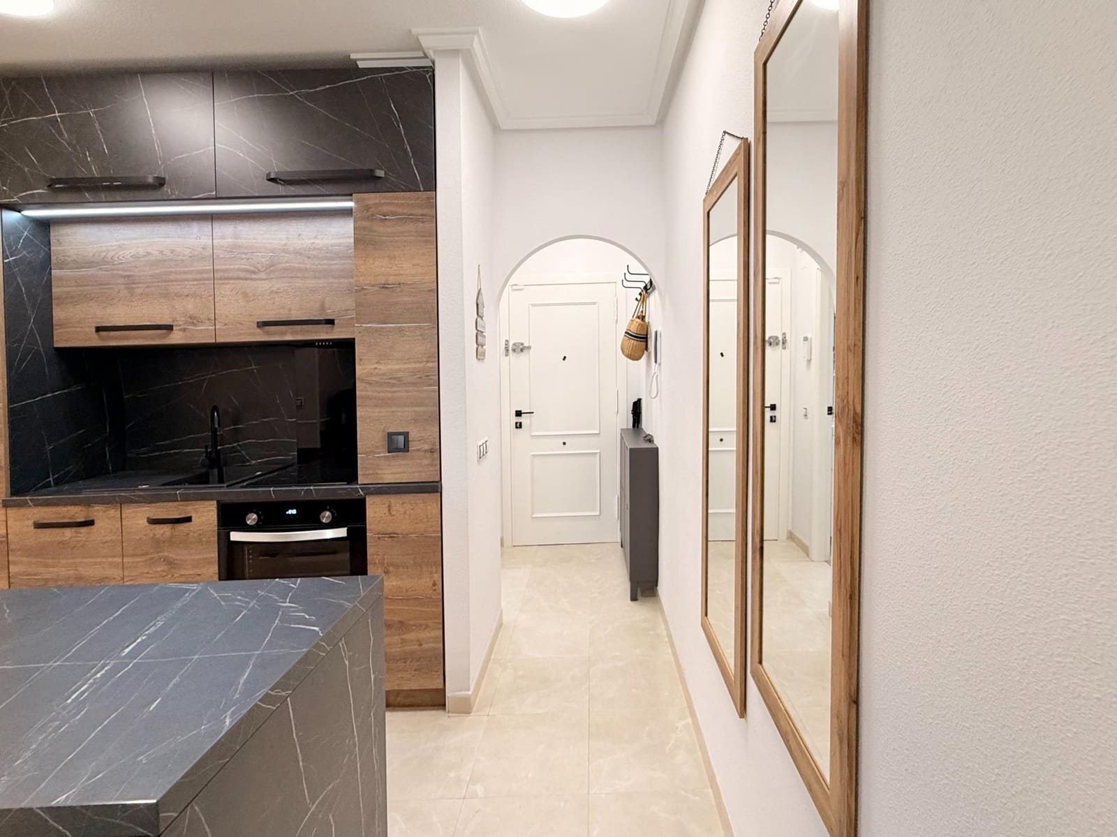 2 soveværelse Lejlighed til salg i Torrevieja med swimmingpool garage - € 177.950 (Ref: 10022176)
