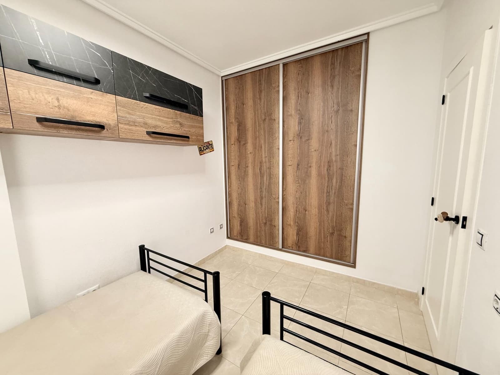 2 soveværelse Lejlighed til salg i Torrevieja med swimmingpool garage - € 177.950 (Ref: 10022176)