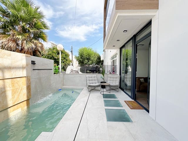 3 camera da letto Casa in vendita in Nueva Torrevieja, Torrevieja con piscina - 539.000 € (Rif: 10022180)