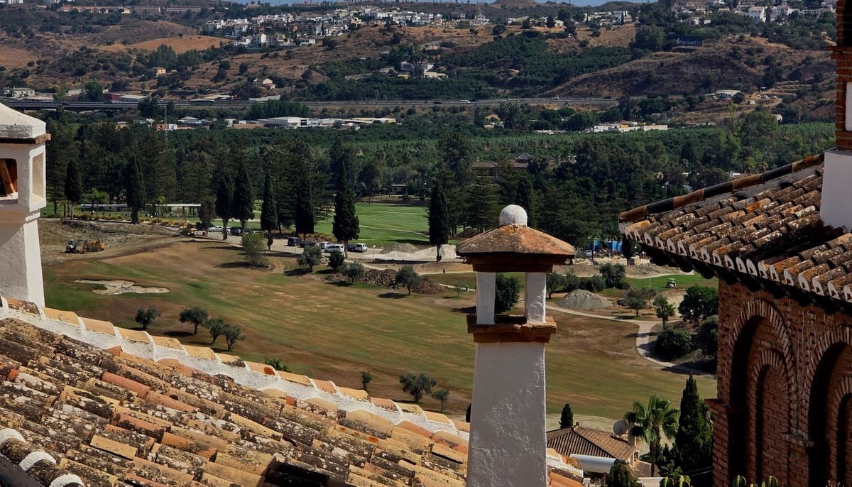 2 makuuhuone Omakotitalo myytävänä paikassa Mijas Golf mukana uima-altaan - 370 000 € (Ref: 10022182)