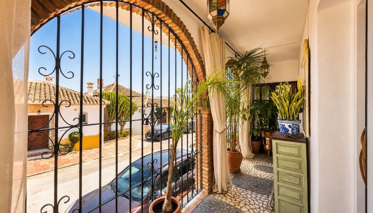 2 makuuhuone Omakotitalo myytävänä paikassa Mijas Golf mukana uima-altaan - 370 000 € (Ref: 10022182)