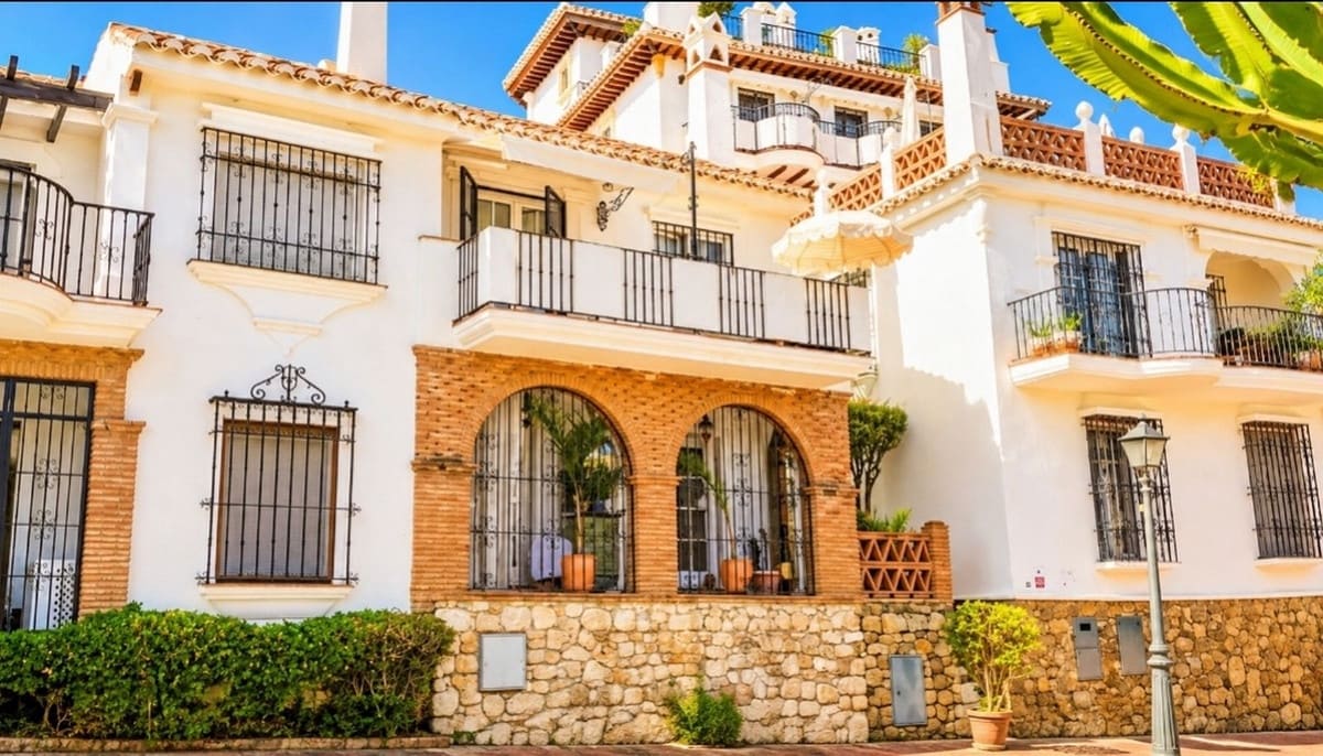 2 makuuhuone Omakotitalo myytävänä paikassa Mijas Golf mukana uima-altaan - 370 000 € (Ref: 10022182)