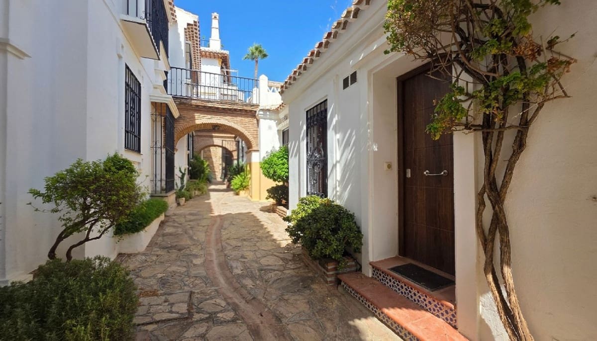 2 makuuhuone Omakotitalo myytävänä paikassa Mijas Golf mukana uima-altaan - 370 000 € (Ref: 10022182)