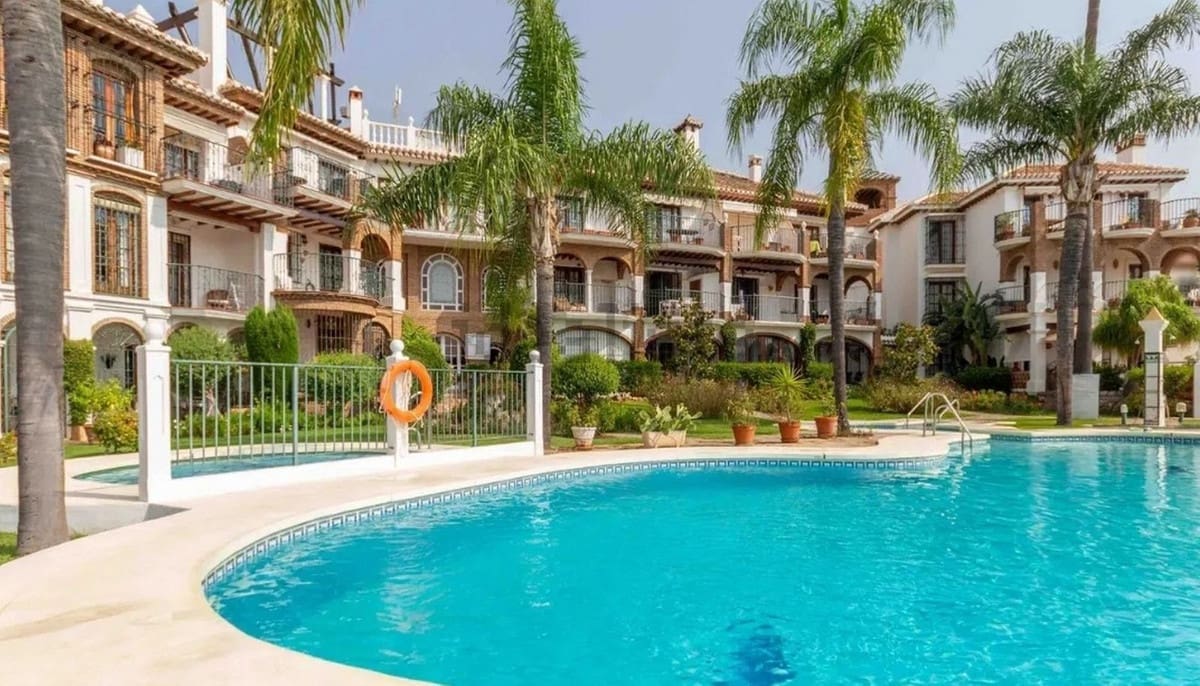 2 makuuhuone Omakotitalo myytävänä paikassa Mijas Golf mukana uima-altaan - 370 000 € (Ref: 10022182)