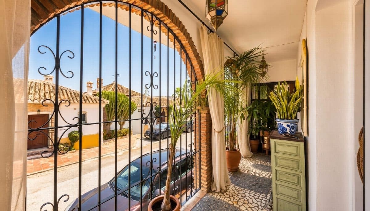 2 bedroom Villa for sale in Mijas Golf with pool - € 370,000 (Ref: 10022182)